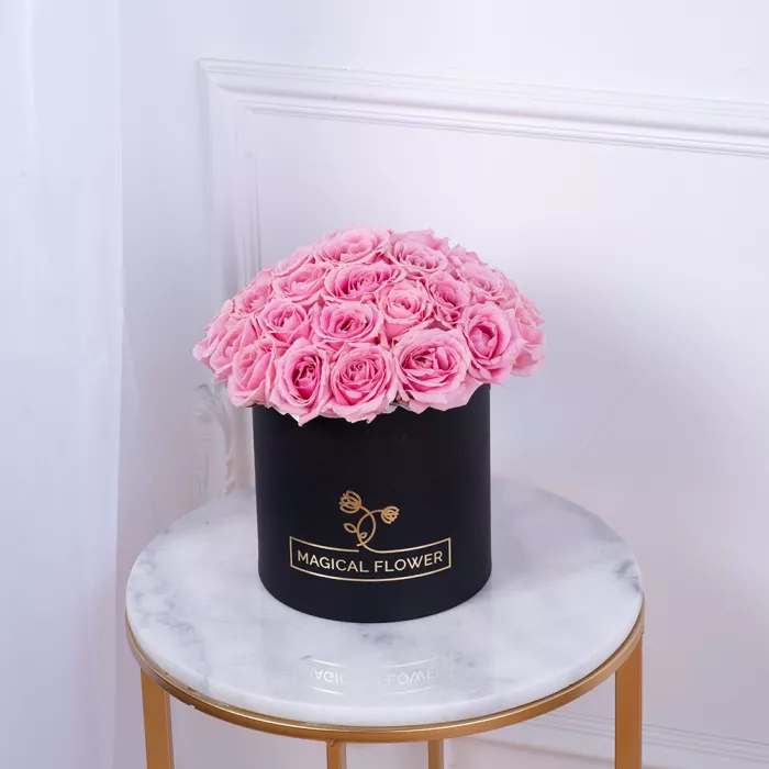 Букет из 35 розовых роз premium в черной шляпной коробке