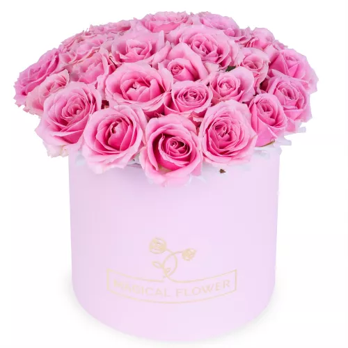Букет из 25 розовых роз premium в розовой шляпной коробке