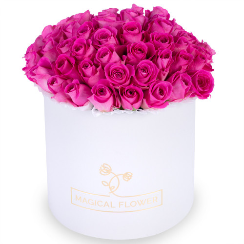 Букет из 51 розовой розы в белой шляпной коробке