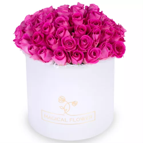 Букет из 51 розовой розы в белой шляпной коробке