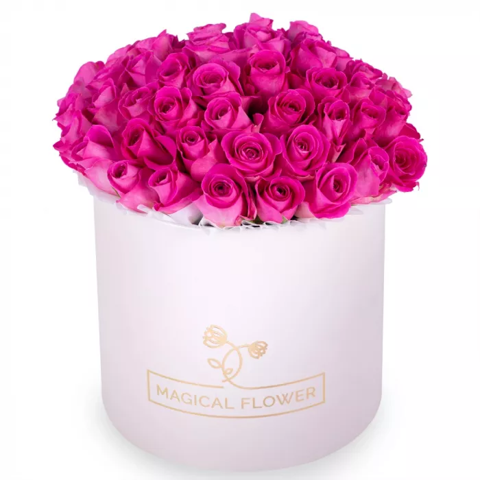 Букет из 51 розовой розы в кремовой шляпной коробке