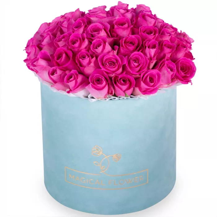 Букет из 51 розовой розы в зеленой бархатной шляпной коробке