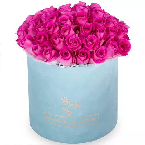 Букет из 51 розовой розы в зеленой бархатной шляпной коробке