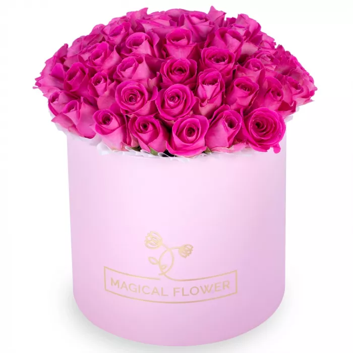 Букет из 51 розовой розы в розовой шляпной коробке