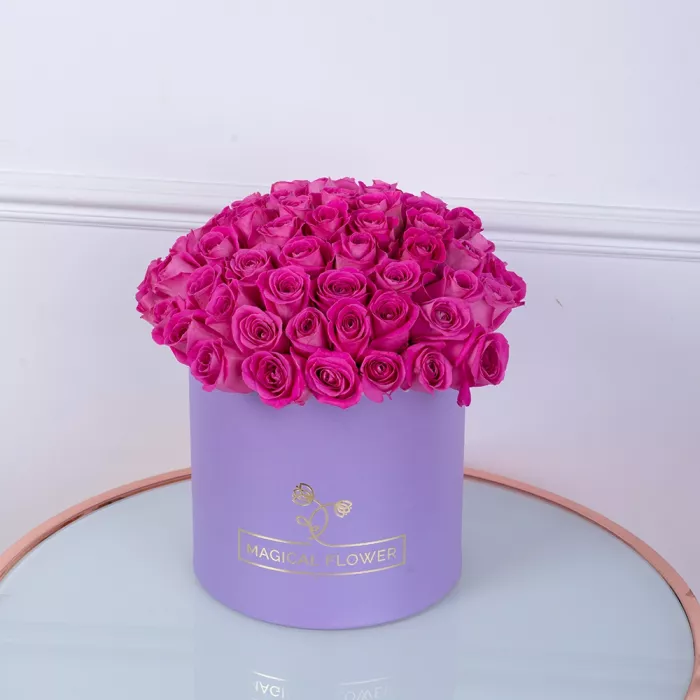 Букет из 75 розовых роз в фиолетовой шляпной коробке