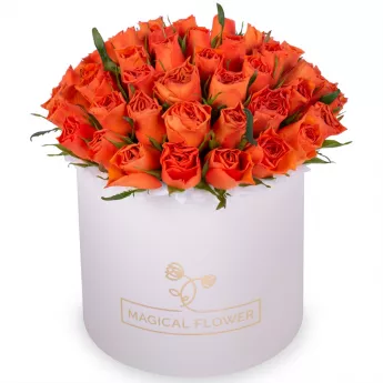 51 оранжевая роза в кремовой шляпной коробке