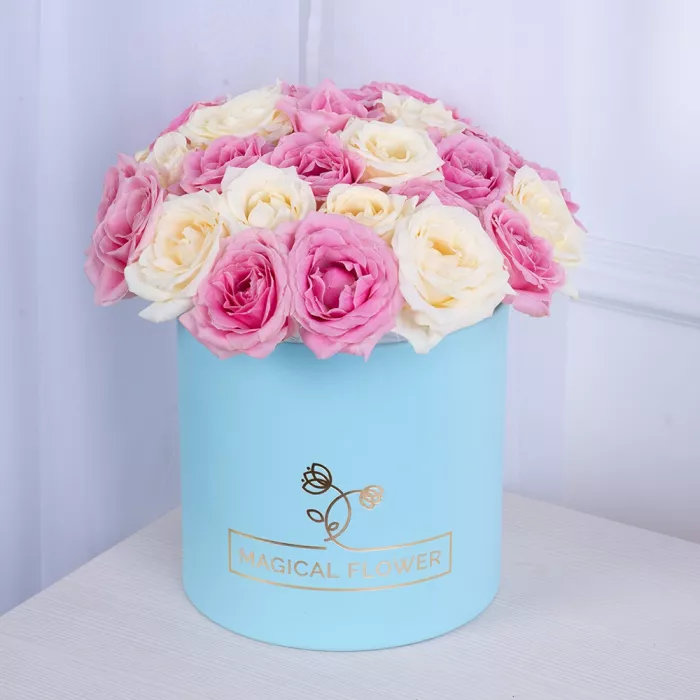 25 разноцветных роз premium в голубой шляпной коробке