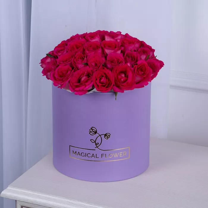 51 малиновая роза в фиолетовой шляпной коробке