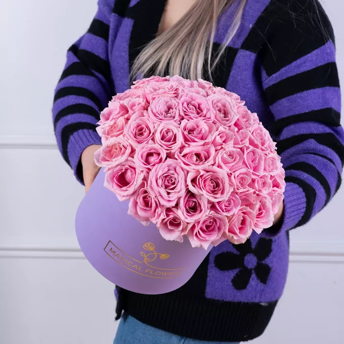 Букет из 51 розовой розы premium в фиолетовой шляпной коробке