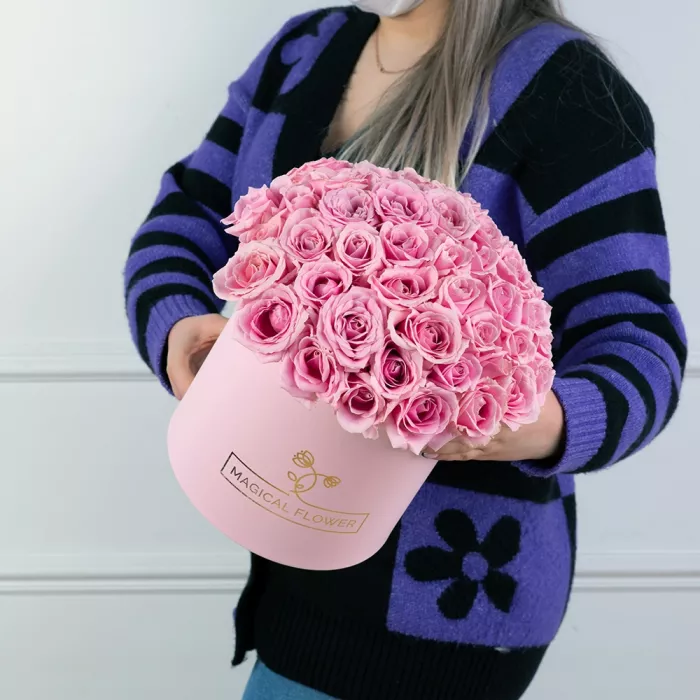 Букет из 51 розовой розы premium в розовой шляпной коробке