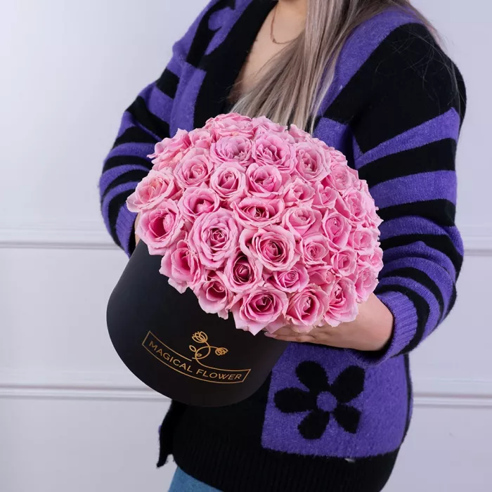 Букет из 51 розовой розы premium в черной шляпной коробке
