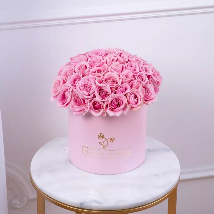 Букет из 51 розовой розы premium в розовой шляпной коробке