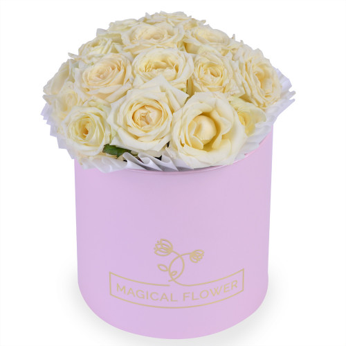 Букет из 15 белых роз в шляпной розовой коробке