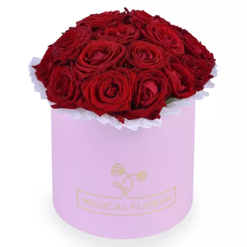 Премиум букет из 15 красных роз в шляпной розовой коробке