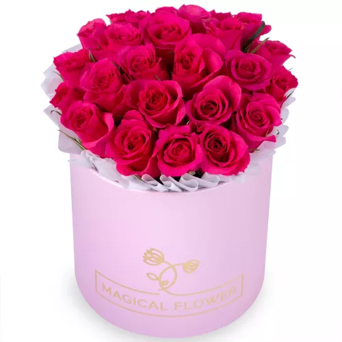 Элитный букет из 25 малиновых роз в розовой шляпной коробке