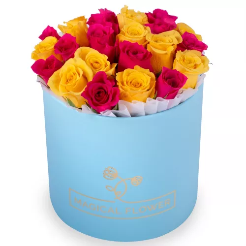 25 разноцветных роз в голубой шляпной коробке