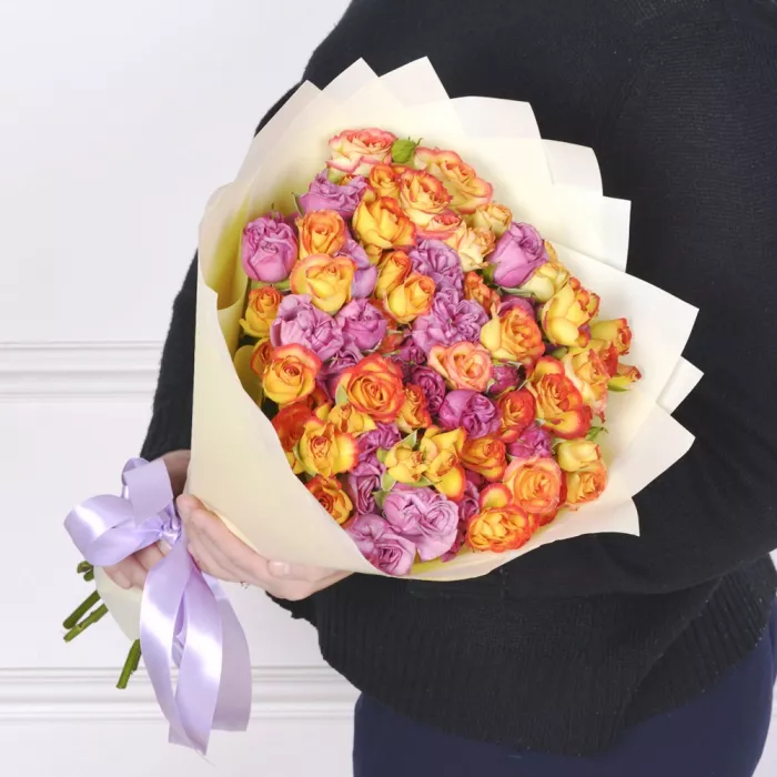 Букет из 11 кустовых роз микс
