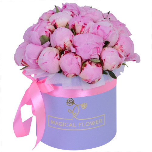 Букет из 25 розовых пионов в фиолетовой шляпной коробке