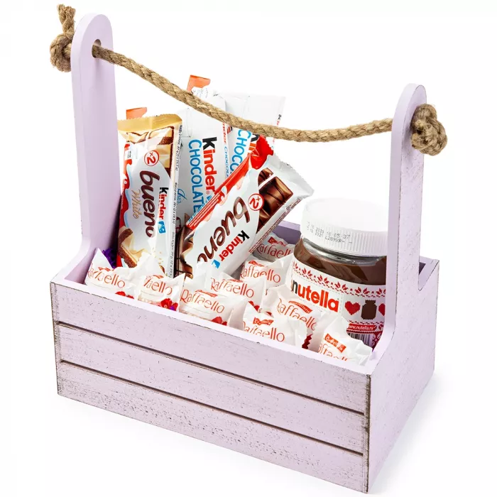 Корзина с киндерами и нутеллой