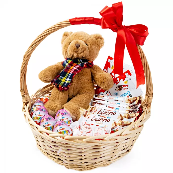 Корзина с киндерами и мишкой
