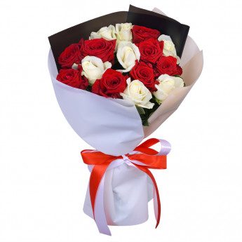 15 красных и белых роз Premium 40 см