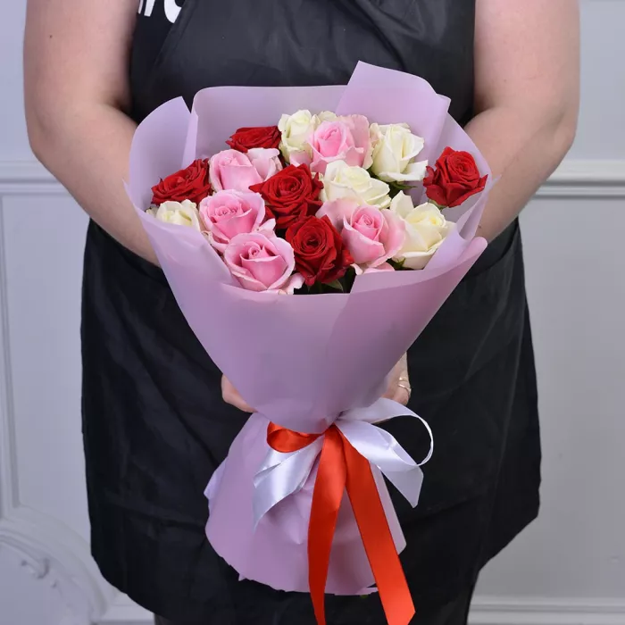 15 разноцветных роз Premium 40 см