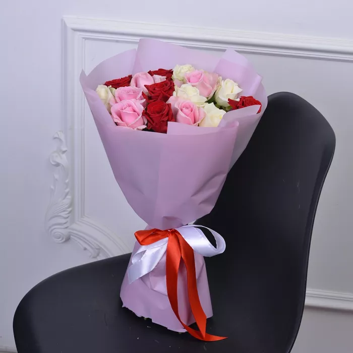 15 разноцветных роз Premium 40 см