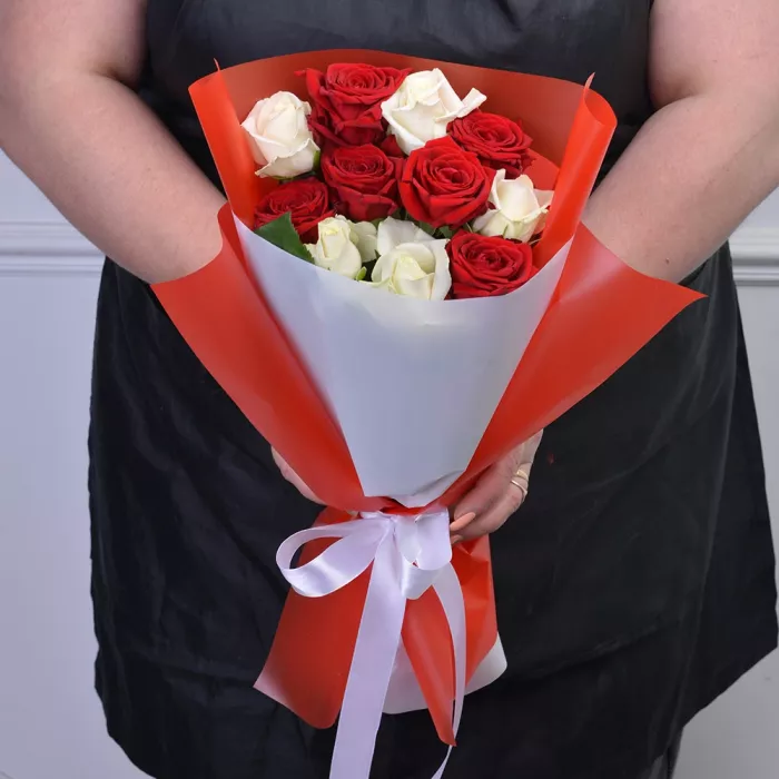 11 разноцветных роз premium 40 см