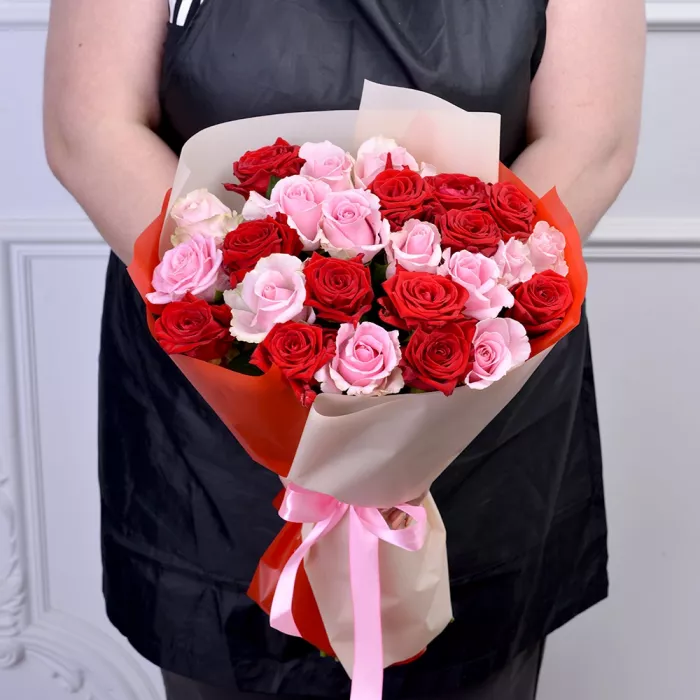 25 разноцветных роз premium 40 см