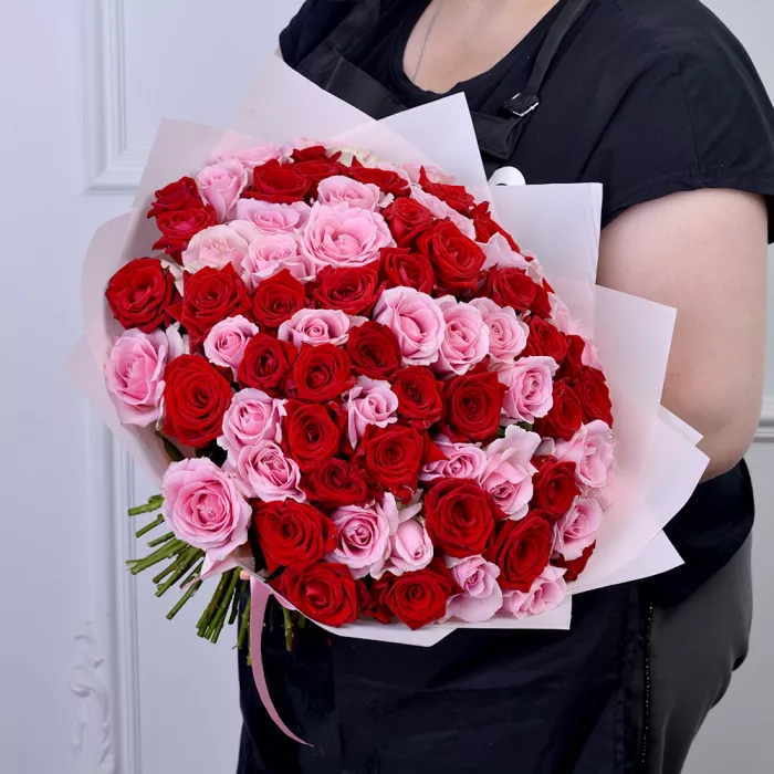 Букет из 75 красных и розовых роз Premium 40 см