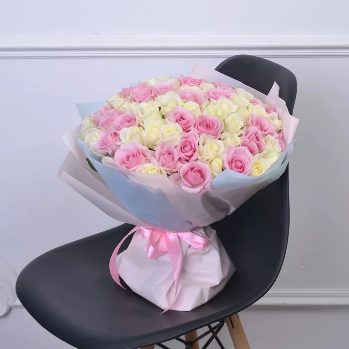 Букет из 75 разноцветных роз Premium 40 см