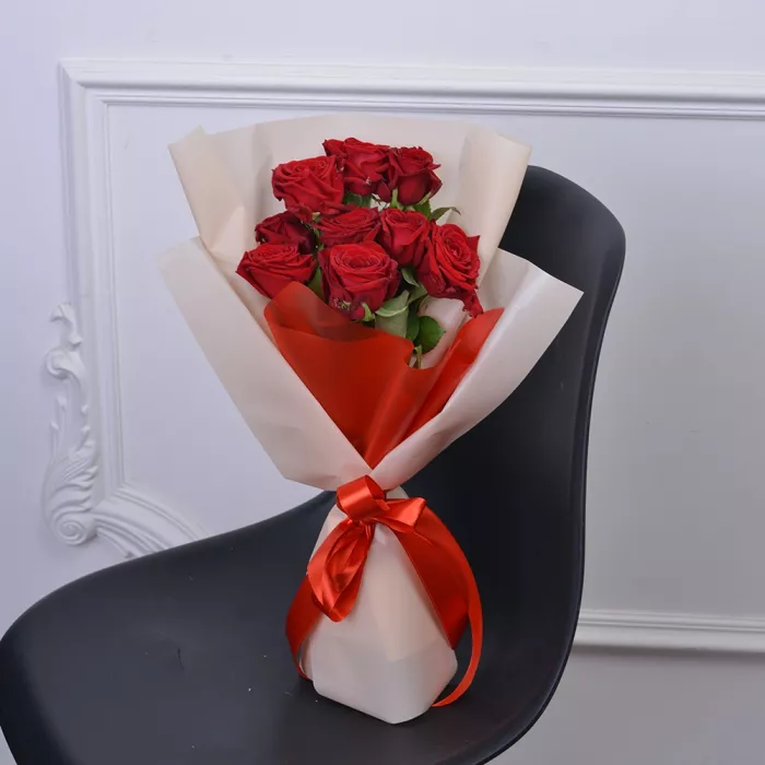 Букет из 9 красных роз premium 40 см