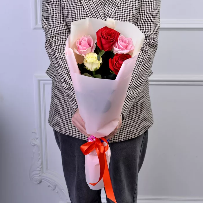 Букет из 5 роз микс 60 см