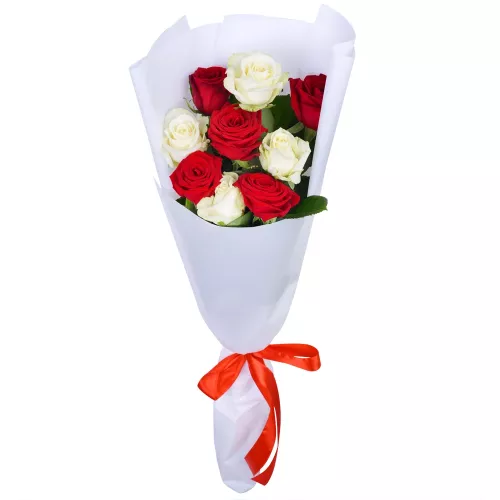 Монобукет из 9 красных и белых роз 60 см