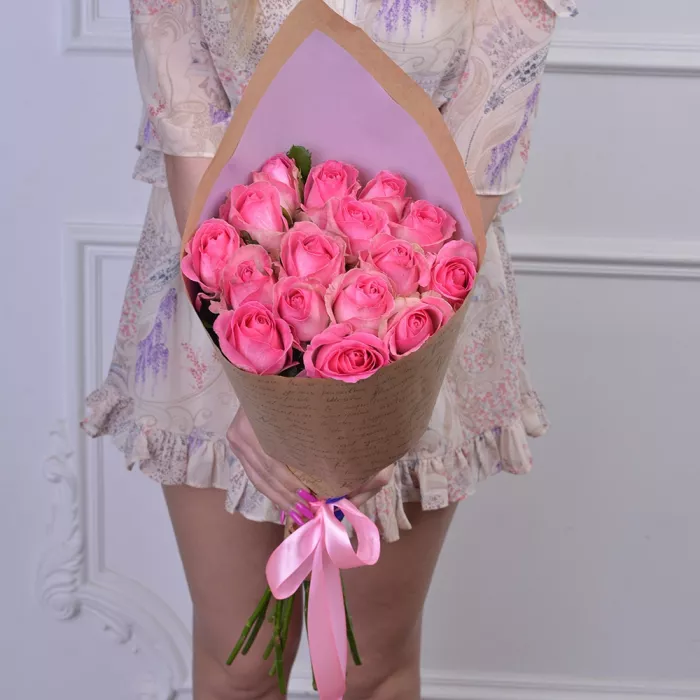 Букет из 15 розовых роз 60 см