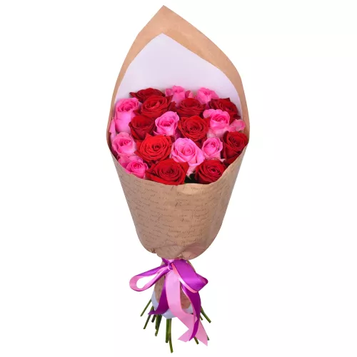 Букет из 19 красных и розовых роз 50 см