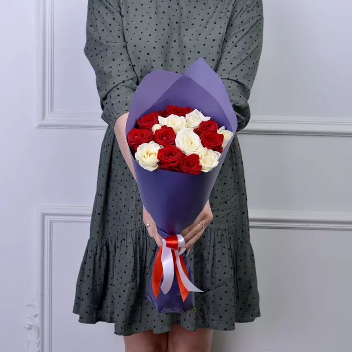 Букет из 15 разноцветных роз Premium 50 см