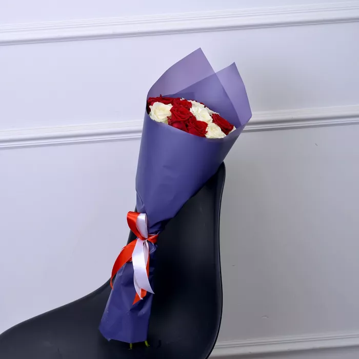 Букет из 15 разноцветных роз Premium 50 см