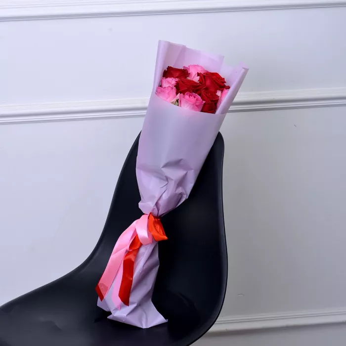 Букет из 9 разноцветных роз Premium 50 см