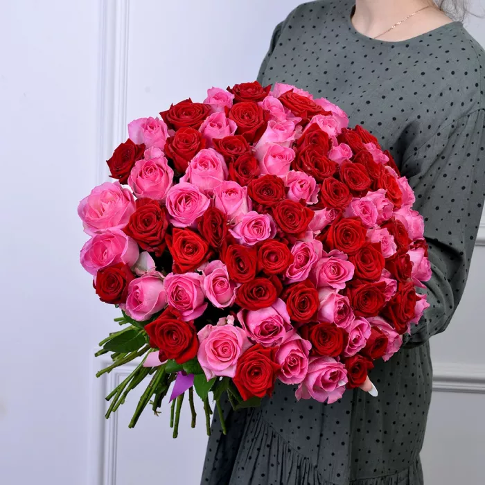Букет из 75 разноцветных роз Premium 60 см
