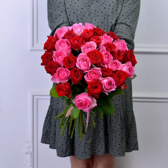 25 разноцветных роз Premium 50 см