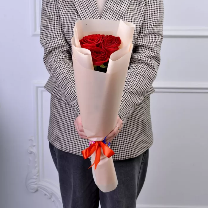 3 красные розы 40 см