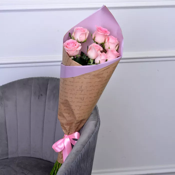 7 розовых роз 60 см