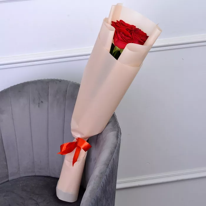 3 красные розы 40 см