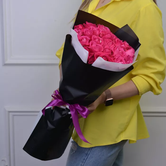 21 малиновая роза 50 см