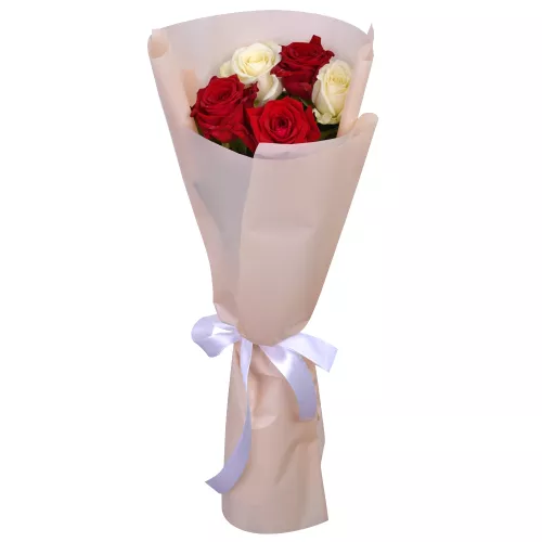 5 разноцветных роз 60 см