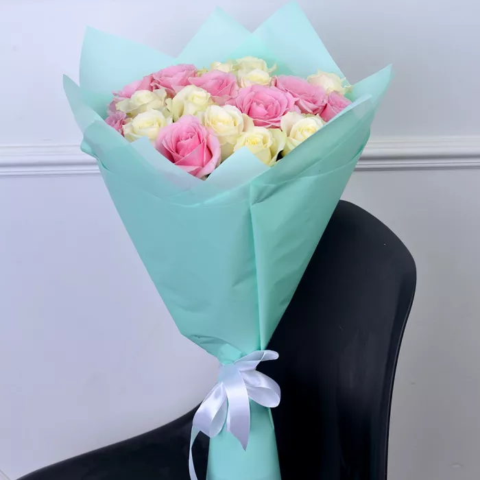 Букет из 19 роз микс 60 см
