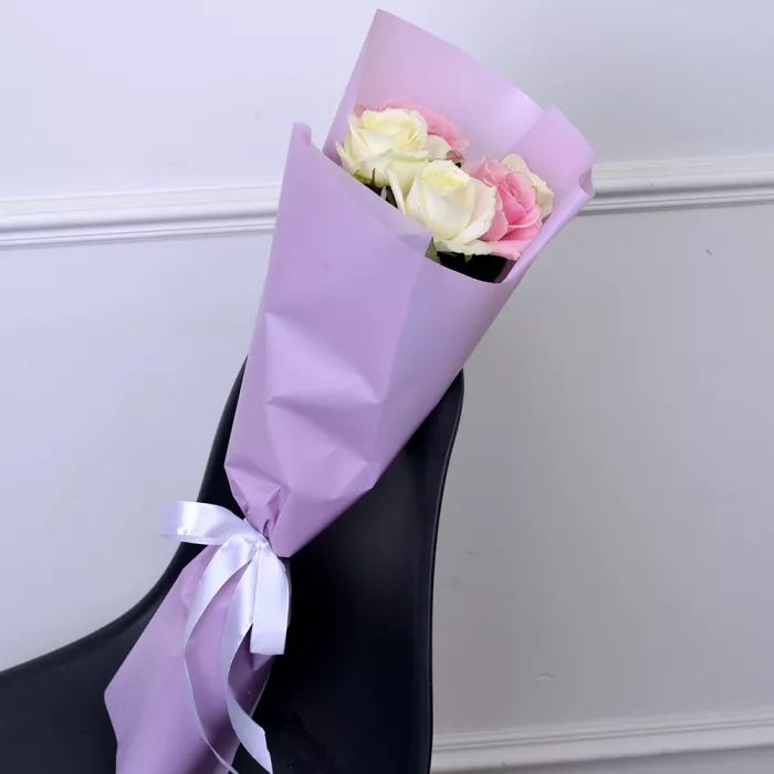 5 разноцветных роз 40 см