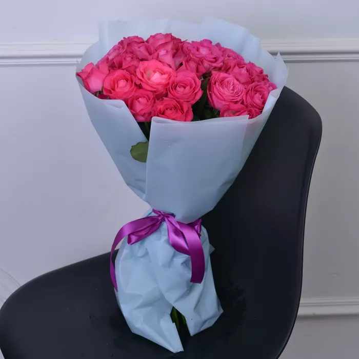 25 малиновых роз Premium 50 см