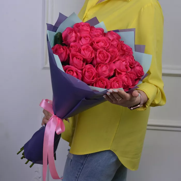 25 малиновых роз 60 см